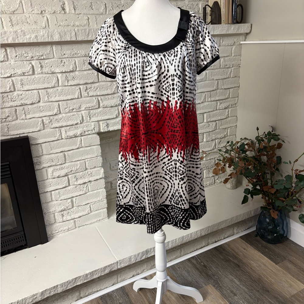 BCBGMaxAzria Silky Graphic Print Mini Dress Red/Black/White Short Sleeves Size M